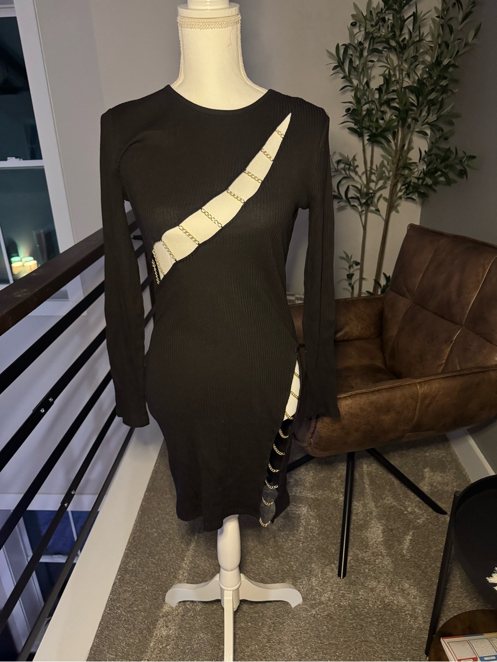 Black Cutout Chain-Accent Long Sleeve Dress